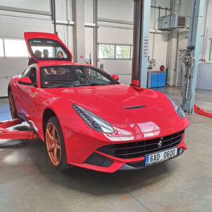 Autoservis 19 Ferrari F12 04 1