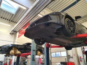 Autoservis 26 lambo servis 01